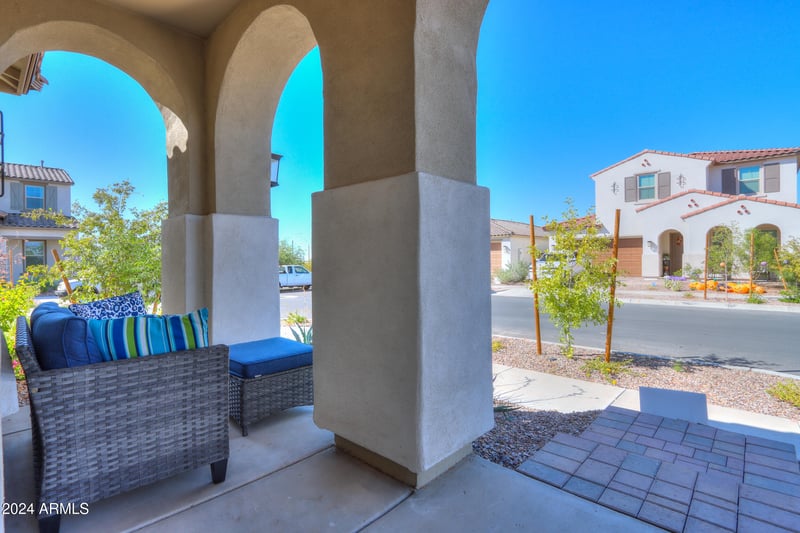 9515 Rainbow Ave, Mesa, AZ 85212