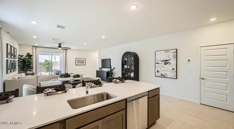 9517 W Whitton Ave, Phoenix, AZ 85037