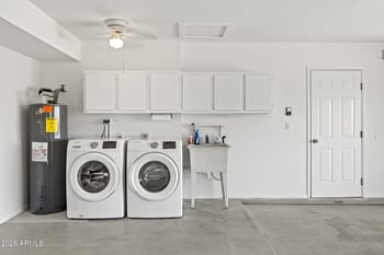 9518 Oakstone Dr, Sun City, AZ 85351