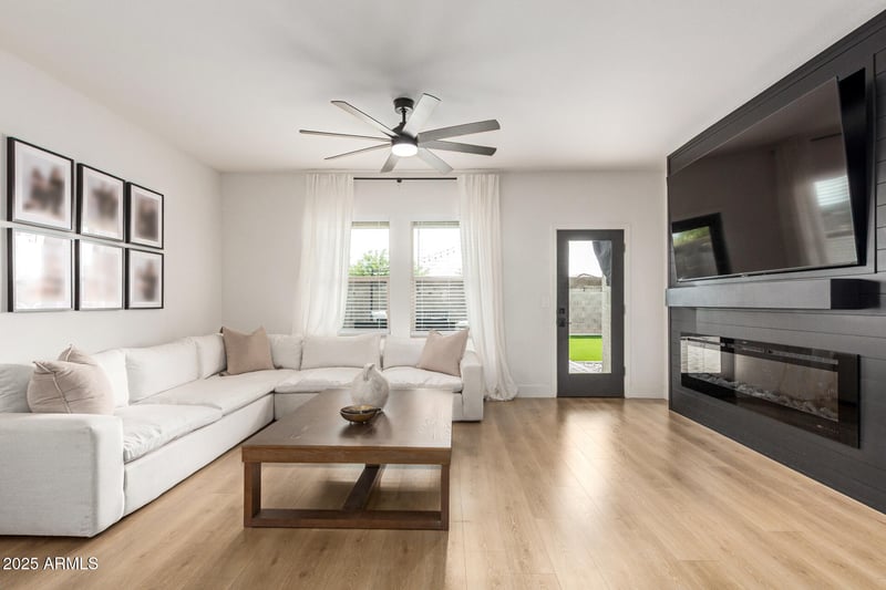 9519 Agora Ln, Tolleson, AZ 85353