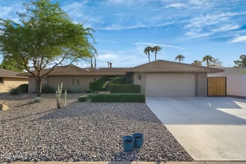 9519 W Country Club Dr, Sun City, AZ 85373