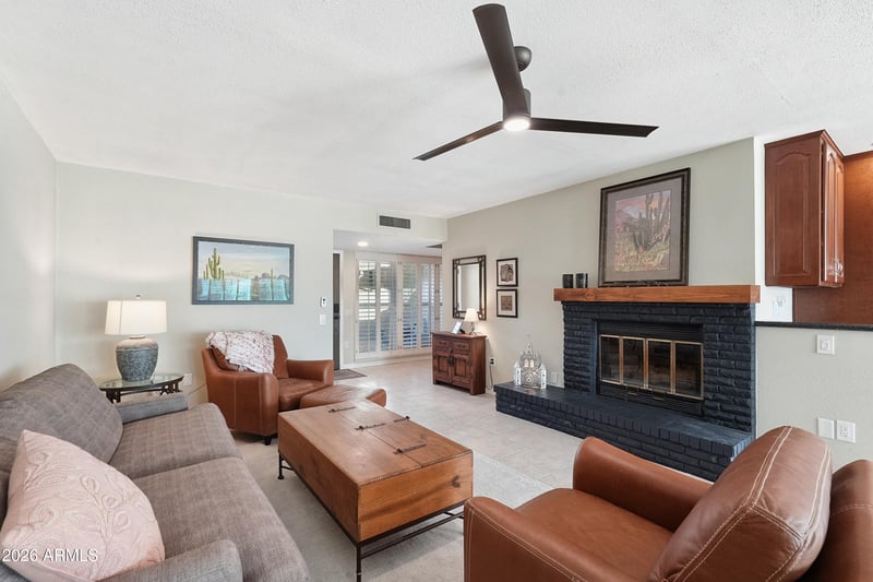 9519 W Country Club Dr, Sun City, AZ 85373