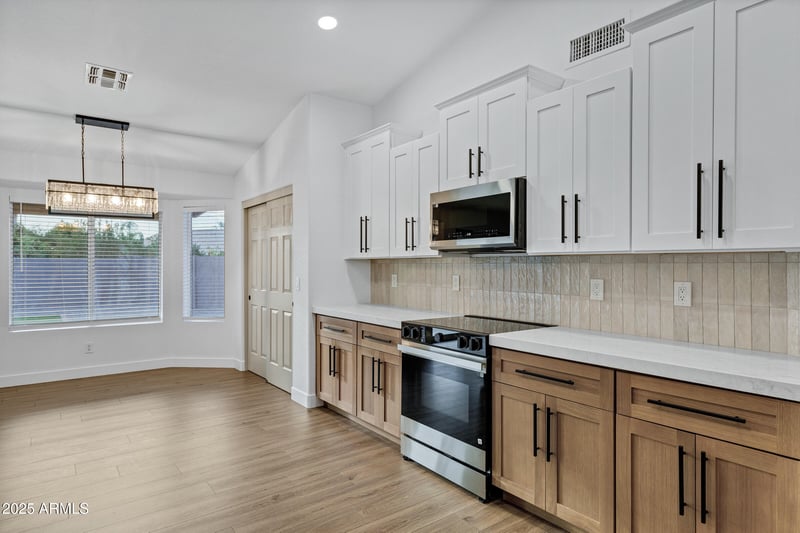 952 Canal Dr, Gilbert, AZ 85296