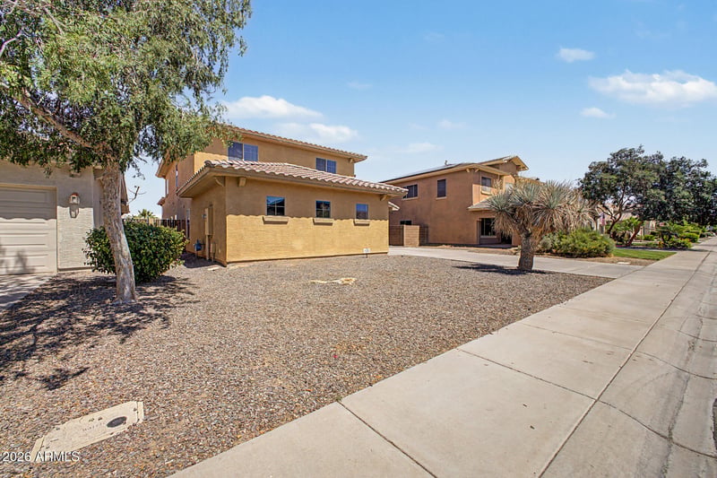 952 Blue Spruce Ln, Gilbert, AZ 85298
