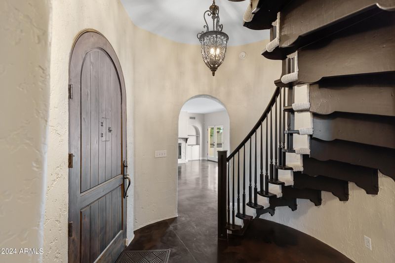 952 E Gemini Dr, Tempe, AZ 85283