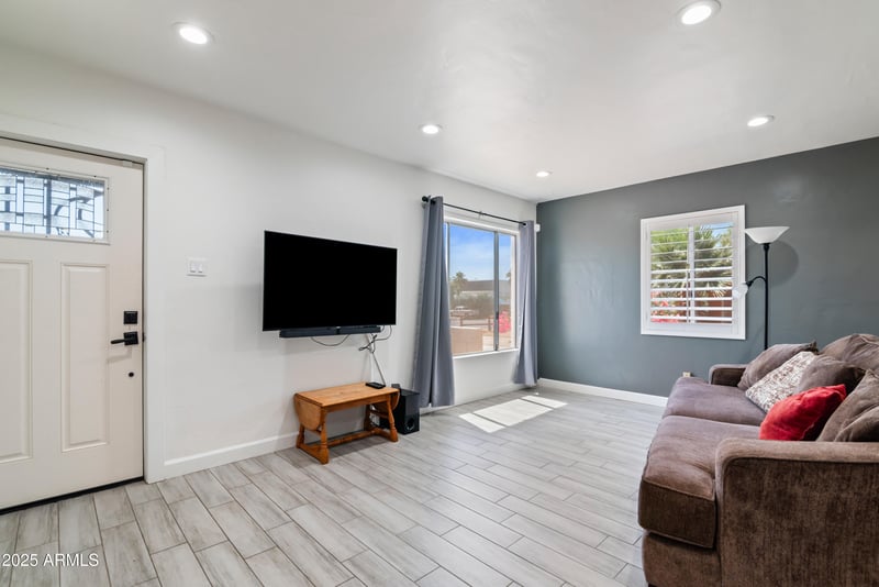 9520 Central Ave, Phoenix, AZ 85020