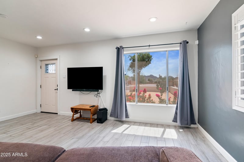 9520 Central Ave, Phoenix, AZ 85020