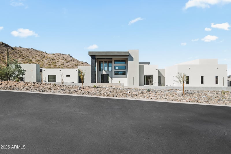9520 Krista Dr, Goodyear, AZ 85338