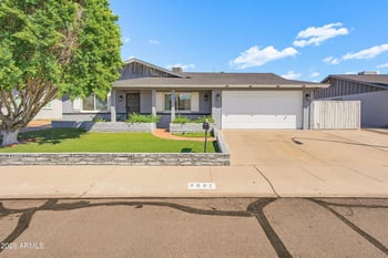 9521 43rd Dr, Glendale, AZ 85302