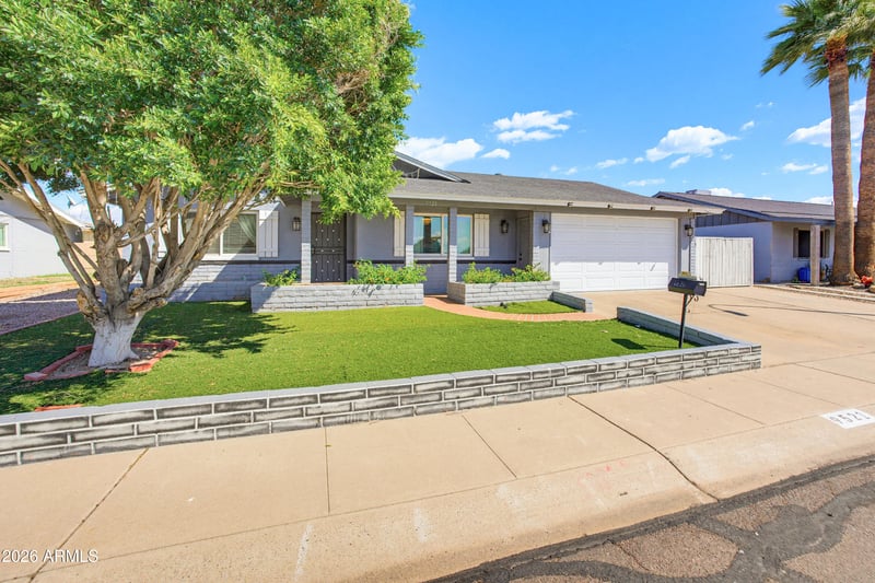 9521 43rd Dr, Glendale, AZ 85302