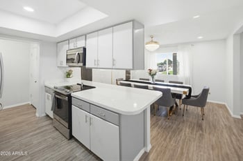 9521 43rd Dr, Glendale, AZ 85302