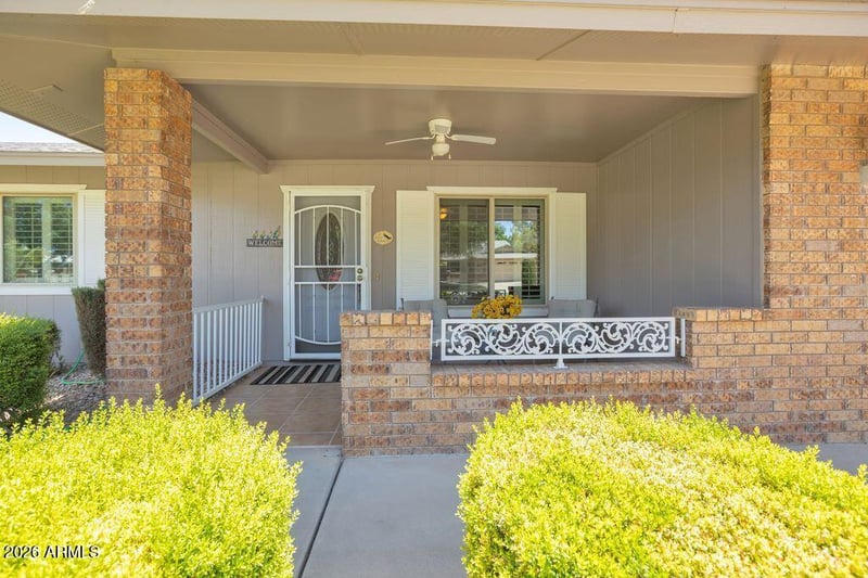 9521 W Oak Ridge Dr, Sun City, AZ 85351