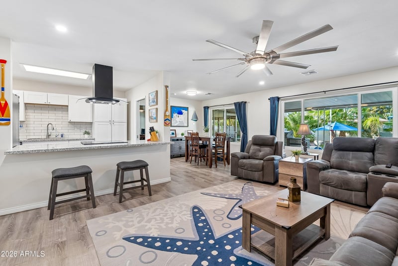 9522 W Indian Hills Dr, Sun City, AZ 85351
