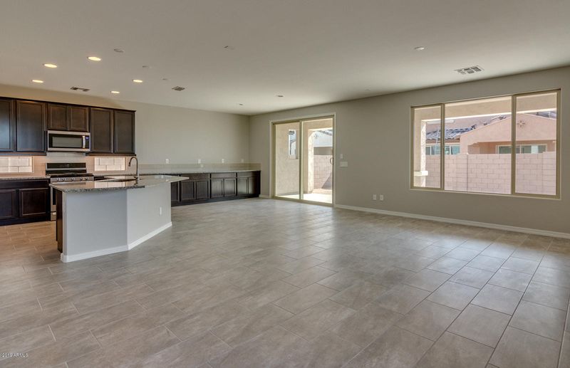 9523 E Thornbush Ave, Mesa, AZ 85212