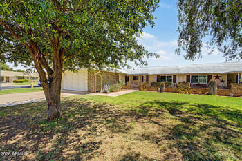 9525 Shasta Dr, Sun City, AZ 85351
