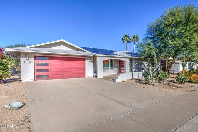 9526 Calico Dr, Sun City, AZ 85373