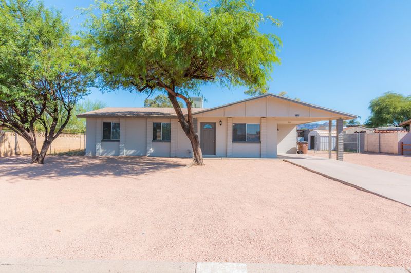 9526 E Dallas St, Mesa, AZ 85207