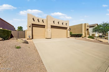 9526 E Greenway St, Mesa, AZ 85207