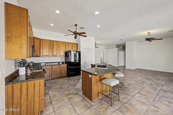 9526 E Greenway St, Mesa, AZ 85207