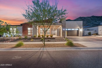 9527 13th Way, Phoenix, AZ 85042