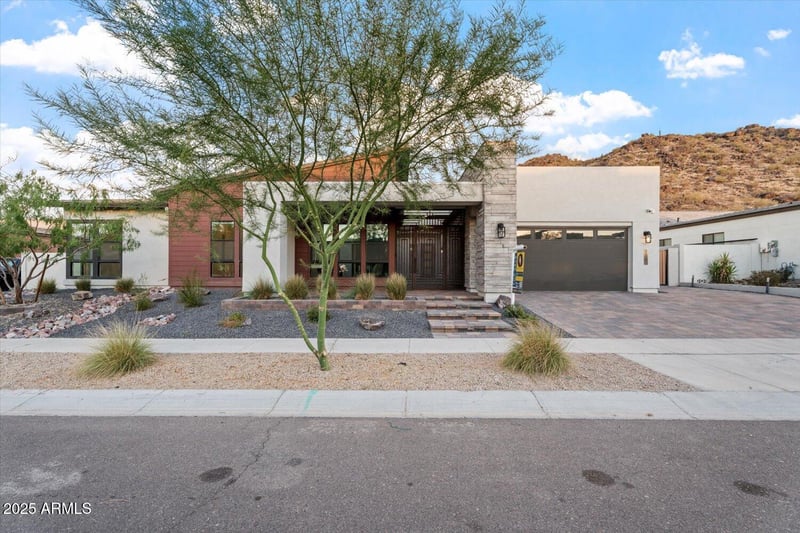 9527 13th Way, Phoenix, AZ 85042