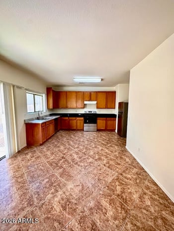 9527 82nd Ln, Peoria, AZ 85345