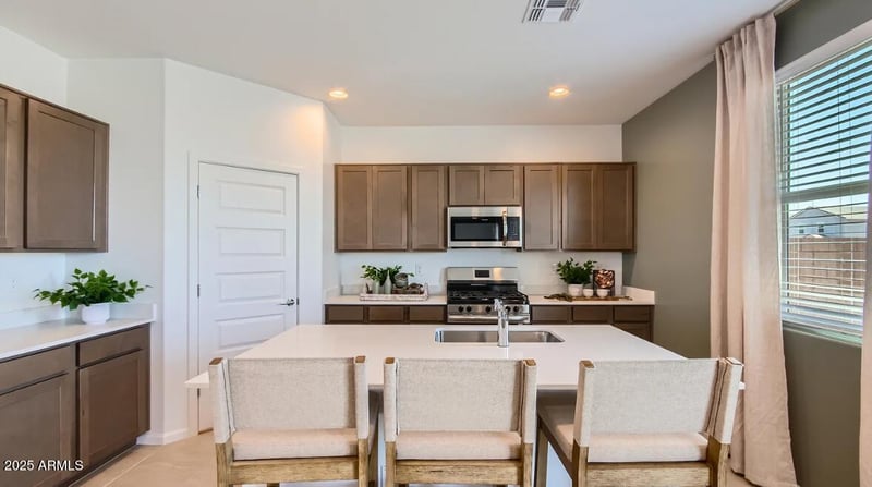 9528 W Mitchell Dr, Phoenix, AZ 85037