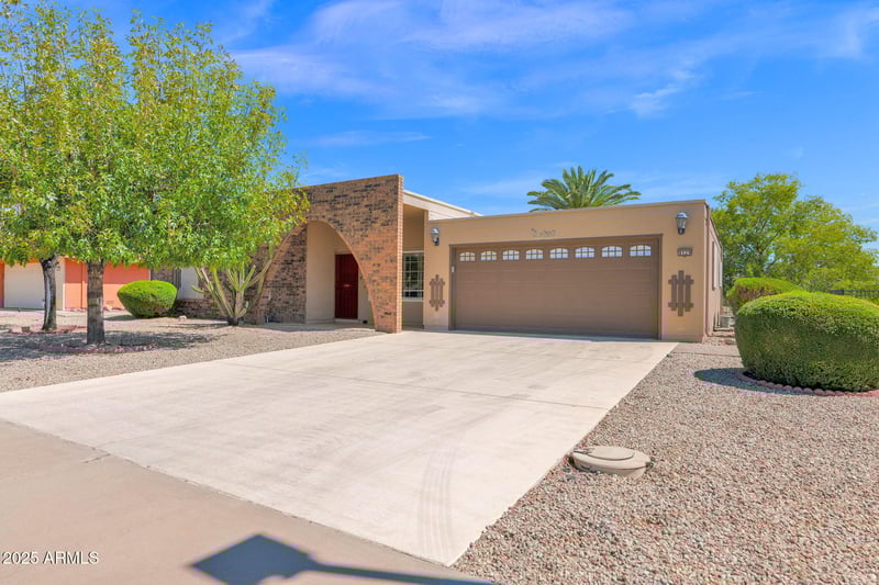 9529 Glen Oaks Cir, Sun City, AZ 85351