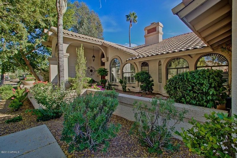 9535 E Kalil Dr, Scottsdale, AZ 85260