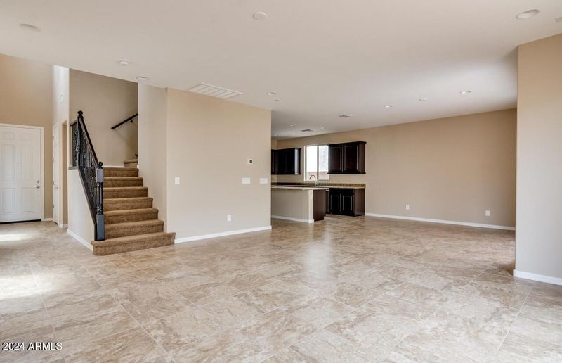 9536 E Travertine Ave, Mesa, AZ 85212