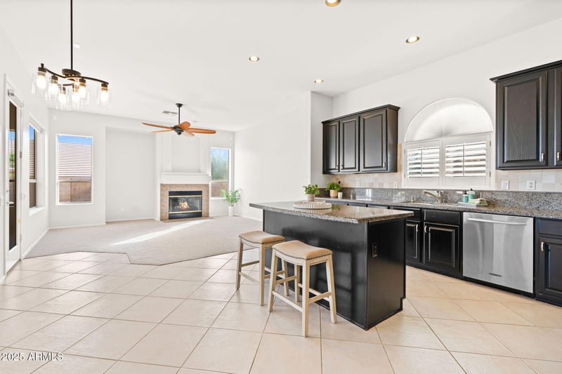 9545 Kenwood Cir, Mesa, AZ 85207