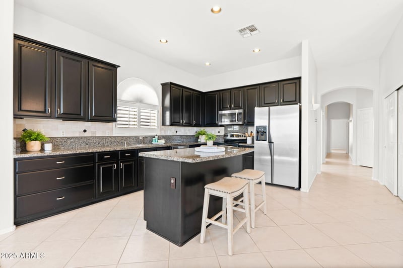 9545 Kenwood Cir, Mesa, AZ 85207