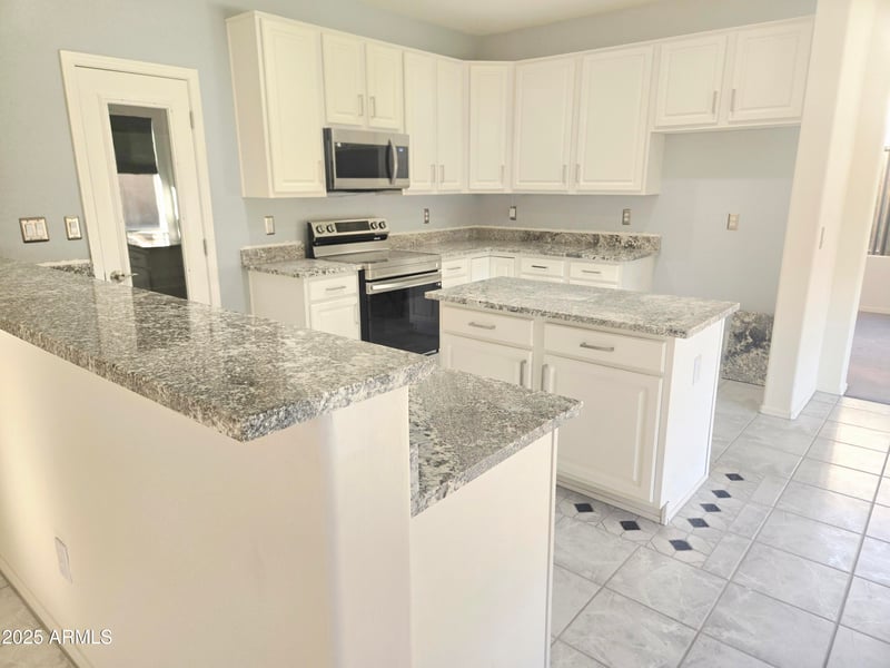 955 Laurel Ave, Gilbert, AZ 85233