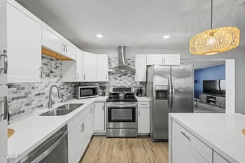 955 Marigold Ln, Tempe, AZ 85288