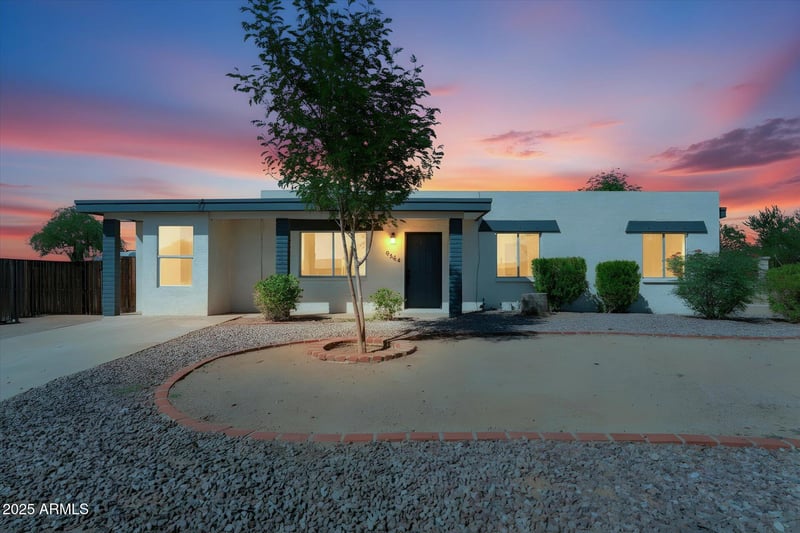 9554 Dallas St, Mesa, AZ 85207