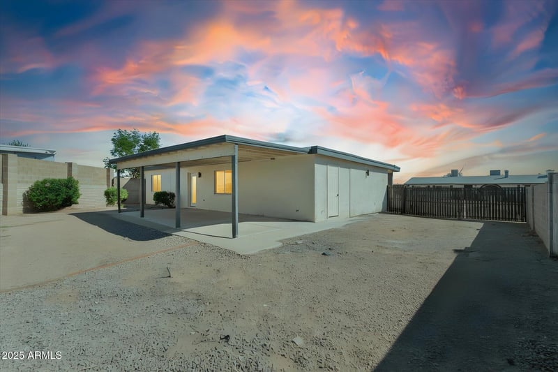 9554 Dallas St, Mesa, AZ 85207