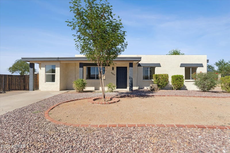 9554 Dallas St, Mesa, AZ 85207