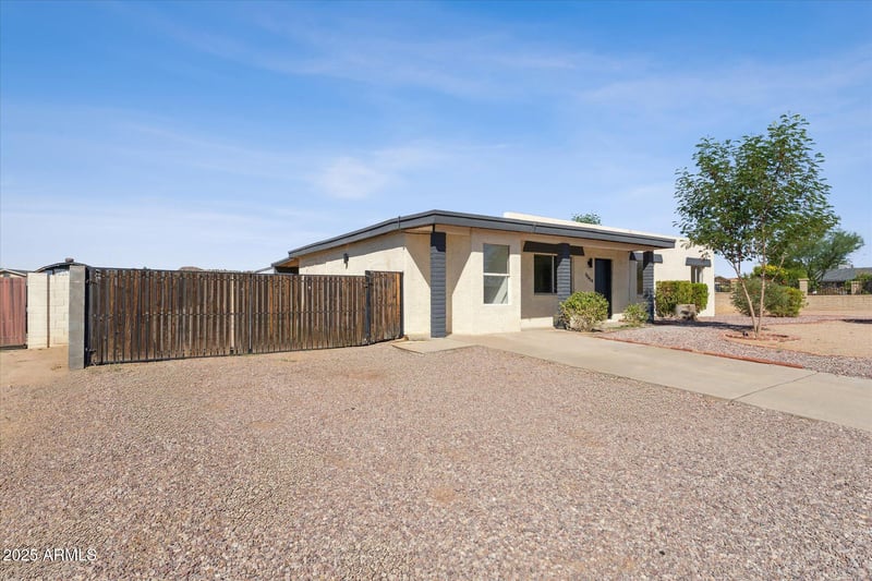 9554 Dallas St, Mesa, AZ 85207