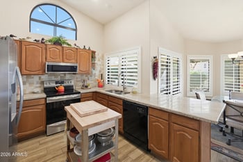 9555 Escuda Dr, Peoria, AZ 85382