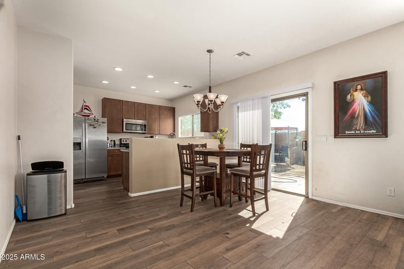 9563 Monte Vista Rd, Phoenix, AZ 85037