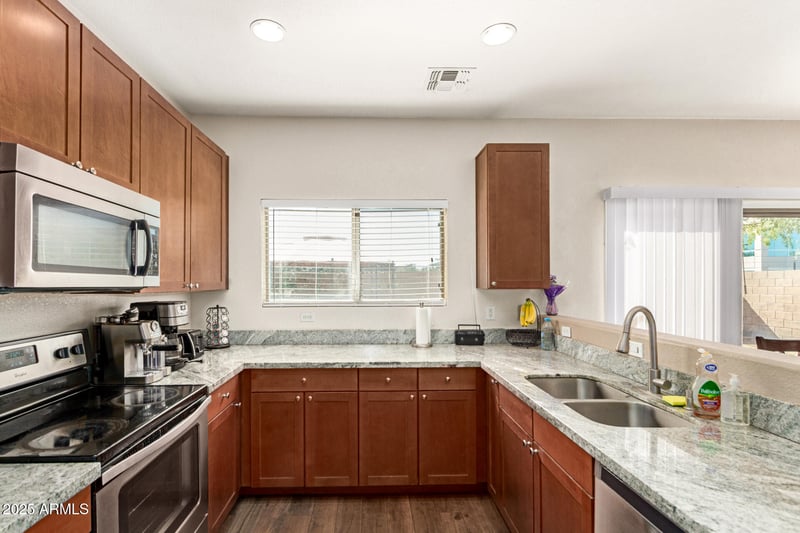 9563 Monte Vista Rd, Phoenix, AZ 85037