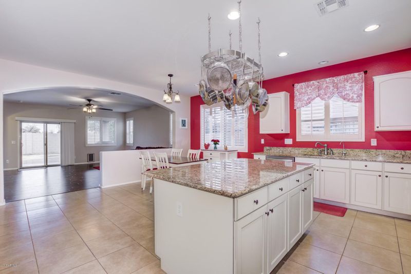 9565 W Deanna Dr, Peoria, AZ 85382