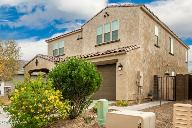 9567 Robin Ln, Peoria, AZ 85383