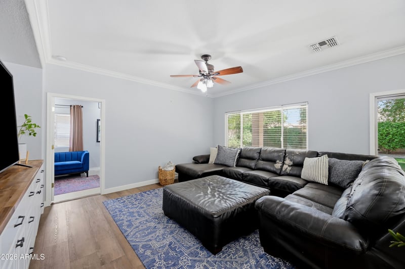 957 Chelsea Dr, San Tan Valley, AZ 85140