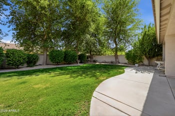 957 Chelsea Dr, San Tan Valley, AZ 85140