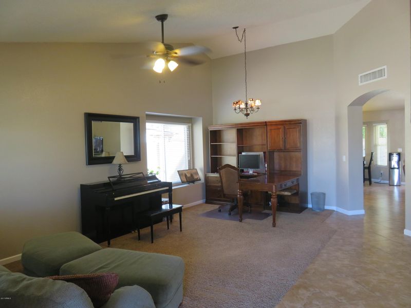 957 N Nielson St, Gilbert, AZ 85234