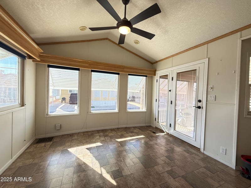 957 Oxide Dr, Apache Junction, AZ 85119