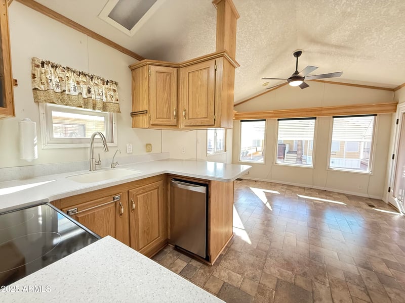 957 Oxide Dr, Apache Junction, AZ 85119