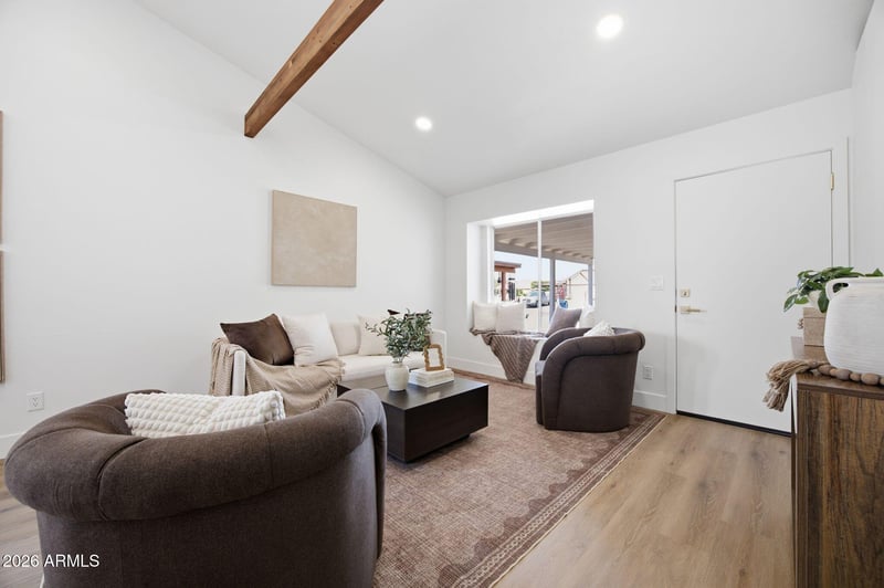 957 W Emerald Cir, Mesa, AZ 85210