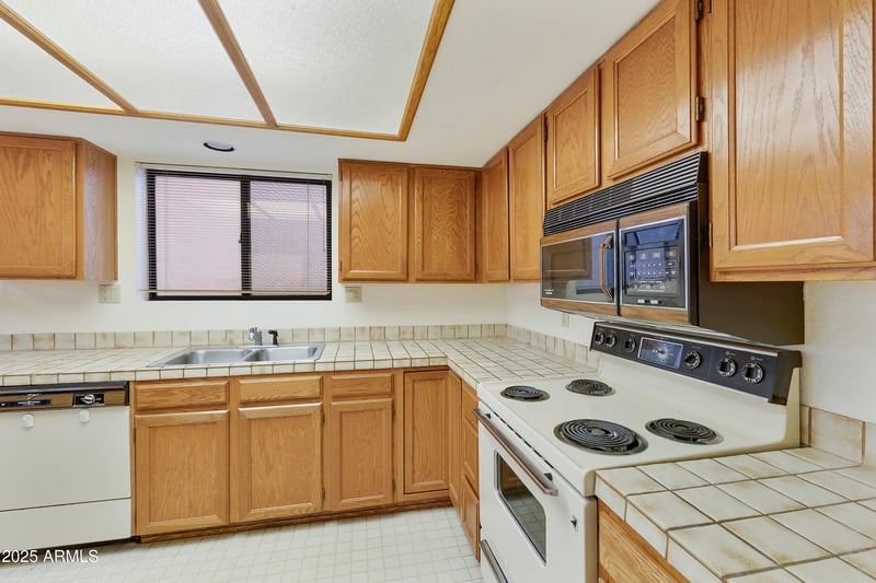 9576 Fairway Blvd, Sun Lakes, AZ 85248